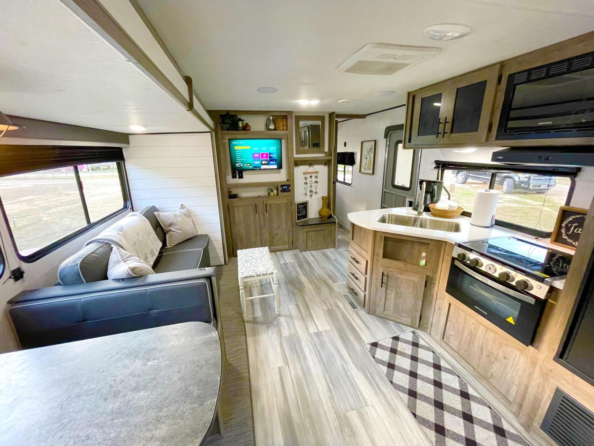 Rv Located On Private Property, Providing Access To The Guadalupe River, Accommodates Up To 5 Guests New Braunfels Exterior foto
